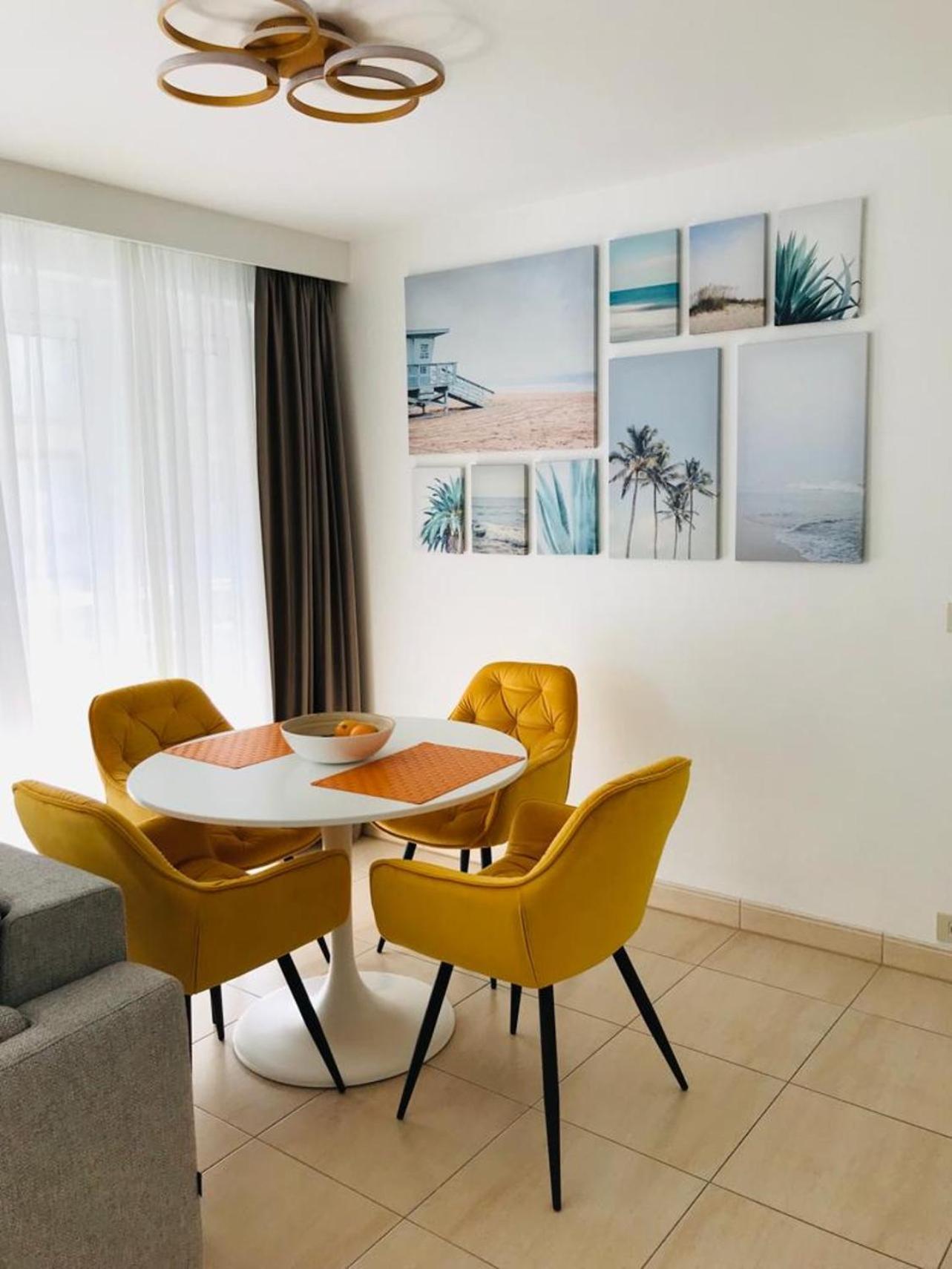 Urbanstay Suites - Beachfront Apartment In Knokke Bagian luar foto